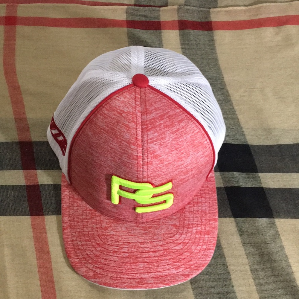 Pacific herd wear hats